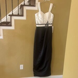 NWT Elegant Black & White Evening Gown with Embellished Waist